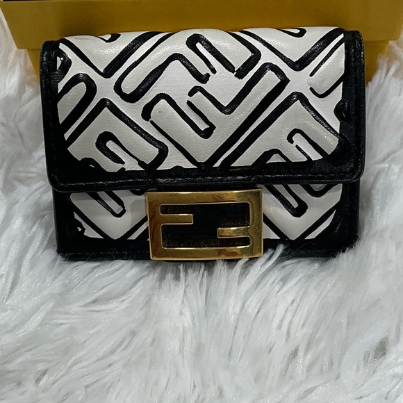 RARE FENDI X JOSHUA VIDES Nappa Matisse FF Embossed Micro Tri-Fold Wallet - Picture 2 of 13